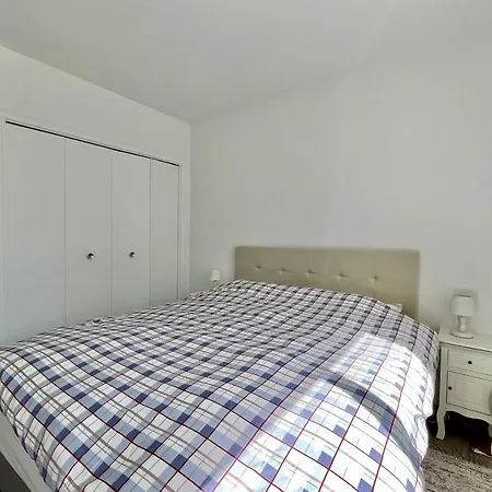 Beautiful Flat With Terrace Near Croisette Apartment